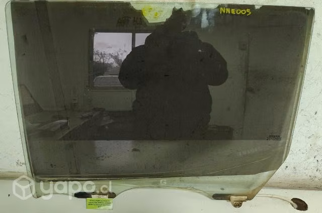 Vidrio Puerta Tras izq (NNE005) Nissan NP300 2017