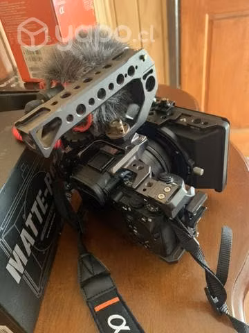 SONY A7lll + lente SONY FE 50mm y accesorios
