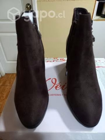 Calzado todo semi nuevo una postura