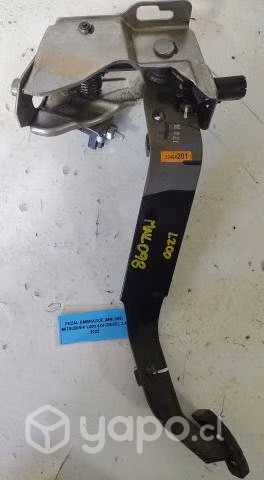 Pedal Embrague (MNL098) Mitsubishi L200 4x4 Diesel