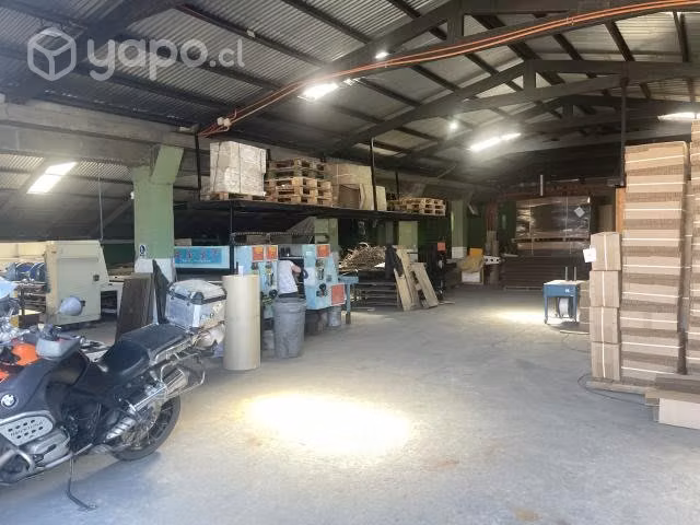 Galpón 410 metros cuadrados, corriente trifásica