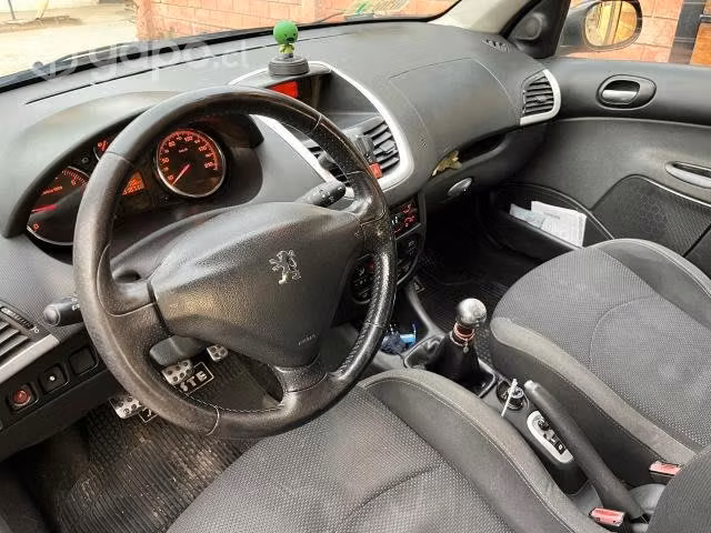 Peugeot 207 2011