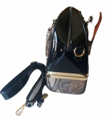 Cartera nueva de Charol marca Lilás