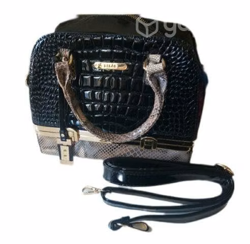 Cartera nueva de Charol marca Lilás