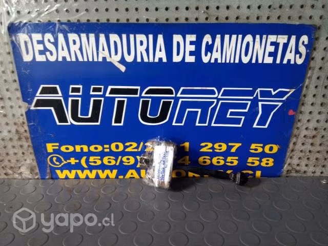 Trinquete puerta tras izq Nissan np300 2018