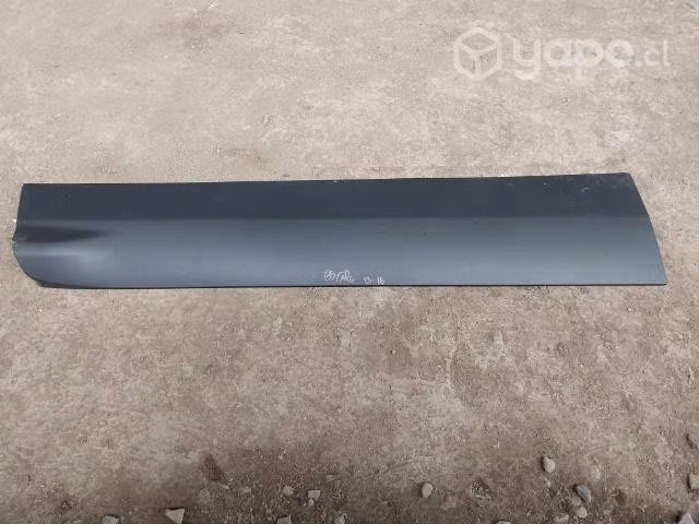 Moldura puerta ford escape Del 13 al 16