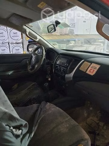 Caja de cambios 4x4 mitsubishi l200 2018 impecabl