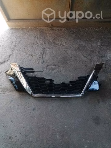 Bisel cromado nissan sentra 2021-2022 original