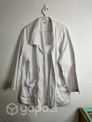 Delantal blanco en buen estado talla 58
