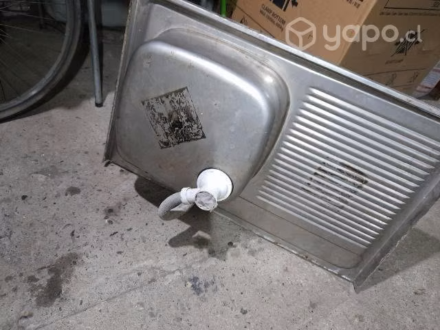 Lavaplatos con llave en buen estado - Imagen 2