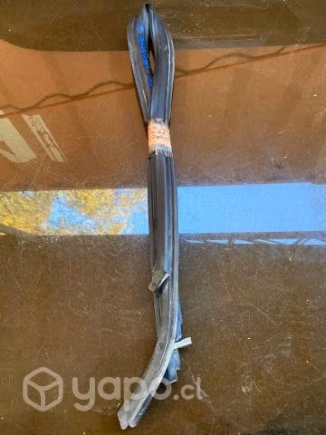 Goma contorno sup pta del izq Chevrolet Captiva