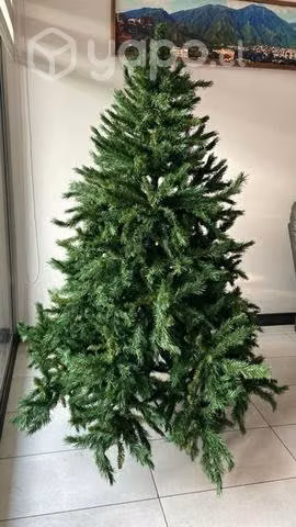 Arbolito de navidad en perfecto estado
