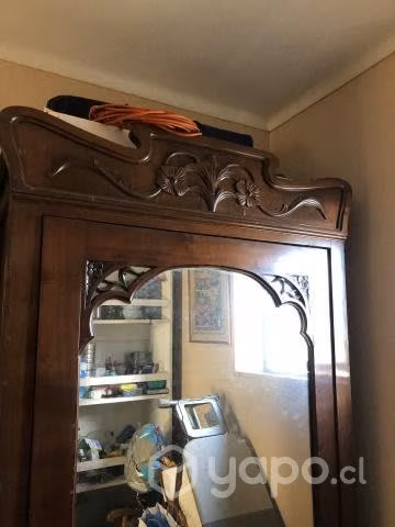 Ropero Antiguo, de madera noble
