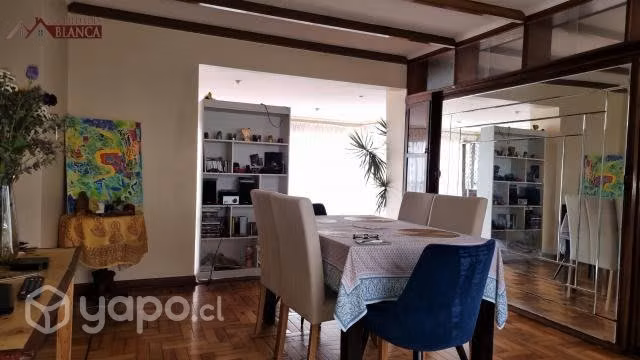 Amplia casa con 3 lofts independientes - Imagen 3