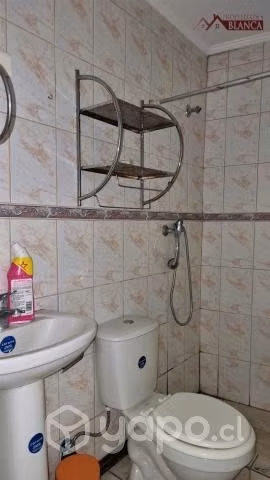Amplia casa con 3 lofts independientes - Imagen 15