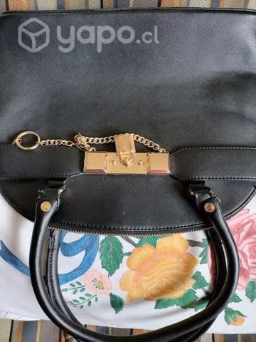 Cartera aldo color negro.