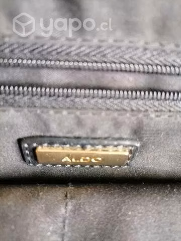 Cartera aldo color negro.