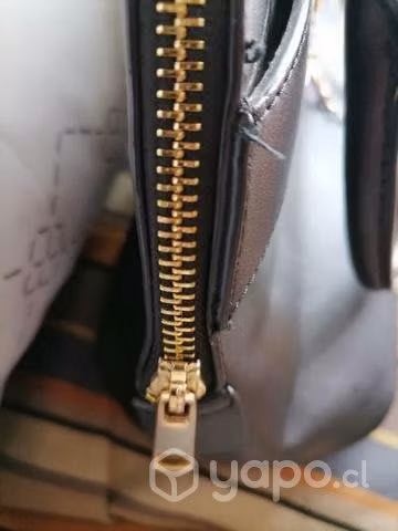 Cartera aldo color negro.
