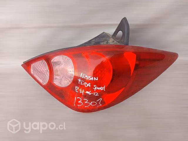 Foco trasero RH Nissan Tiida Sport 2006 2012