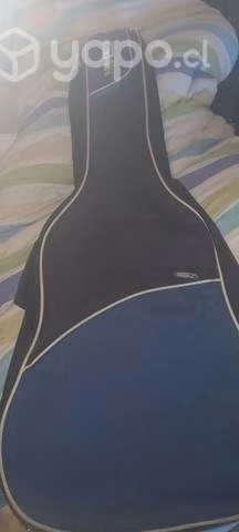 Guitarra en buen estado con funda acolchada - Imagen 3