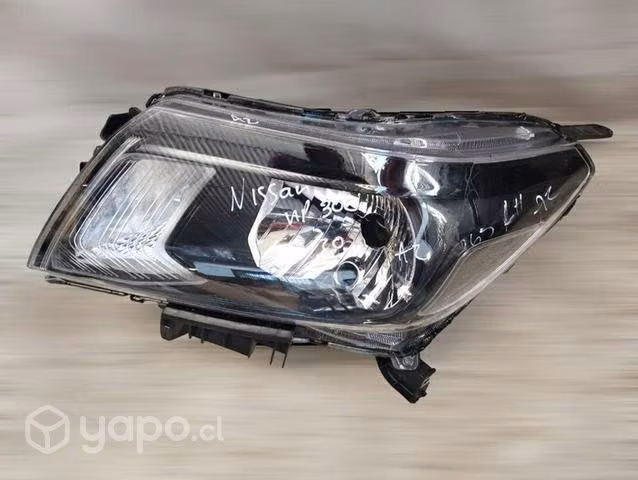 Foco óptico Lh Nissan np300 15-21 p2
