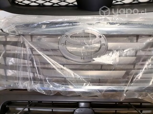Mascara cromada Toyota hilux 2012-2015 - Imagen 2