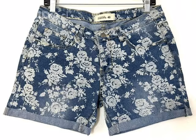 Short Elástico Marca Bulevar Talla 40 Jeans Flores
