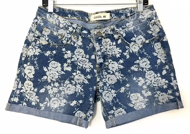 Short Elástico Marca Bulevar Talla 40 Jeans Flores