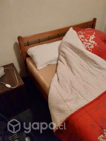 Cama y velador