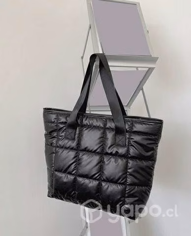 Bolso acolchado tote color negro