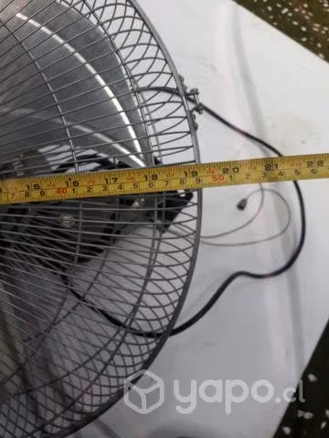 Ventilador grande de pared