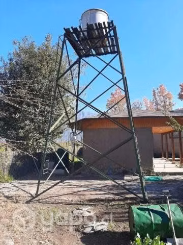 Torre de agua mas estanque de agua