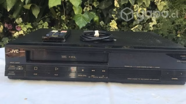 Televisor, equipos video cassette, dvd, parlantes