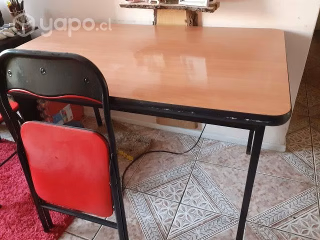 Mesa comedor mas 4 sillas