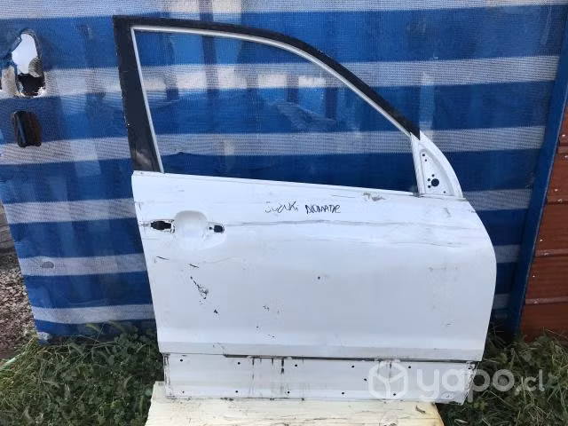 Puerta delantera derecha Suzuki Nomade