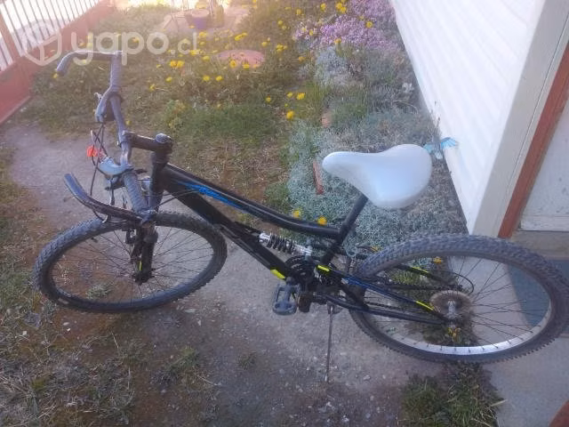 Bicicleta color negro aro 26