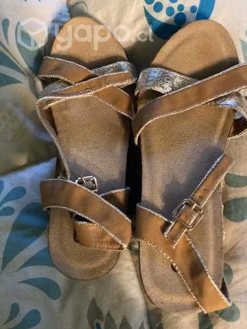 Dos Zapatos formal invierno y chalas - Imagen 2