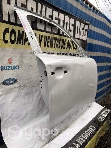 Puerta delantera derecha Peugeot 2008