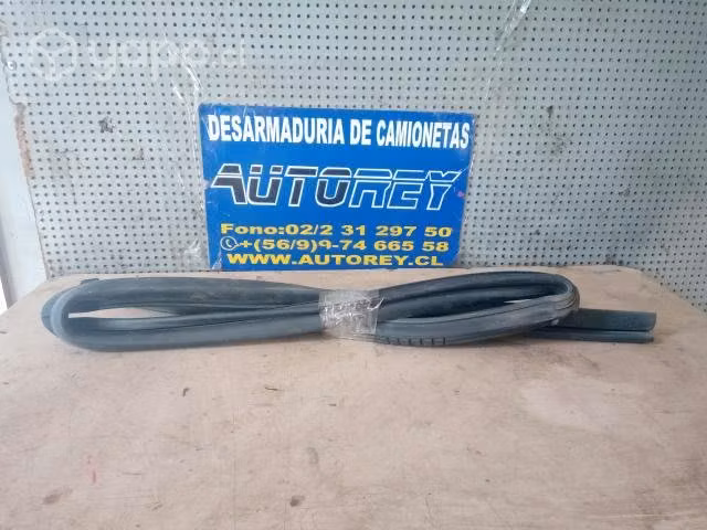 Goma contorno vidrio pta tras der Nissan Qashqai
