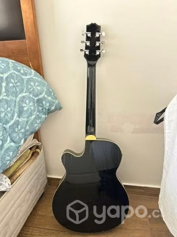 Guitarra Freeman electroacústica con afinador