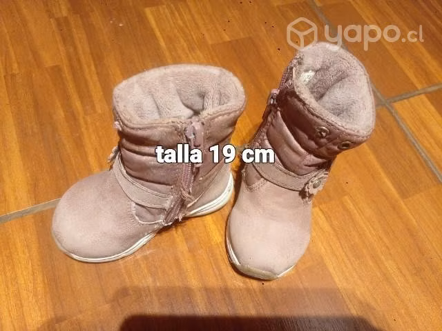 Botines y zapatillas