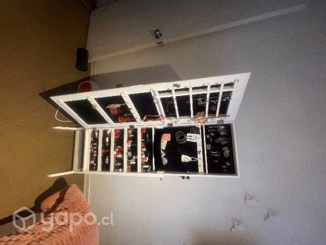 Espejo blanco tipo joyero