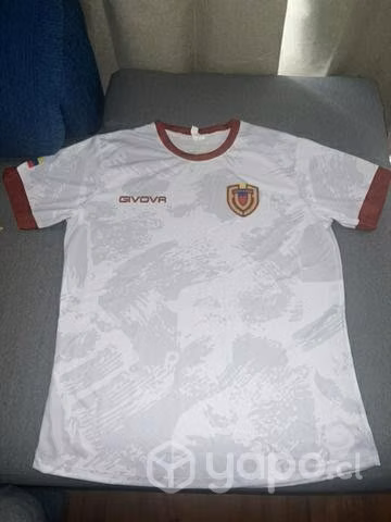 Camiseta vinotinto