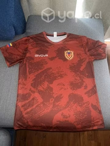 Camiseta vinotinto