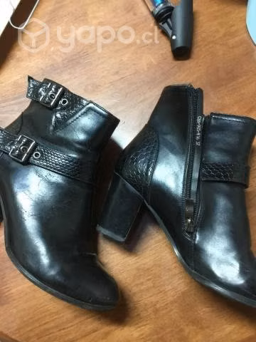 Botas negras. Talla 37
