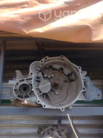 Caja mecanica Kia río 2005