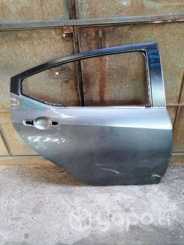 Puerta trasera derecha nissan new versa 2021 orig
