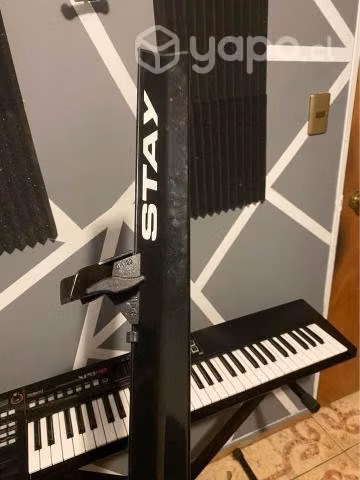 Roland xps10 + atril stay