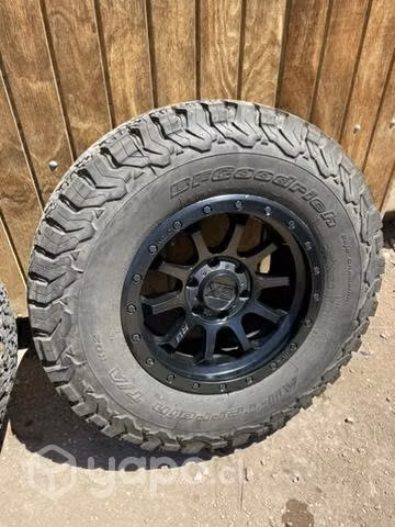 Llantas KMC 17x8.5 Neumaticos BF Goodrich