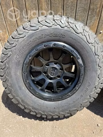 Llantas KMC 17x8.5 Neumaticos BF Goodrich